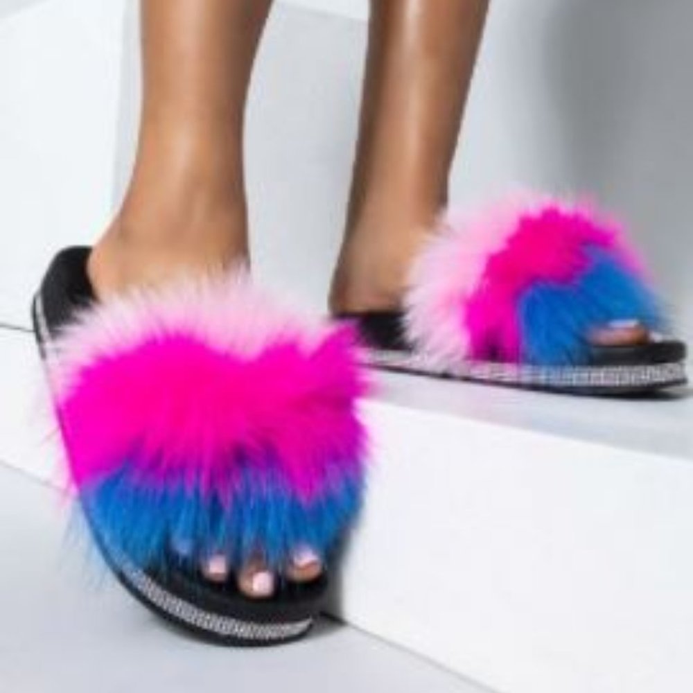 NWT Azalea Wang Dreamt We Spoke Rainbow Furry Slides